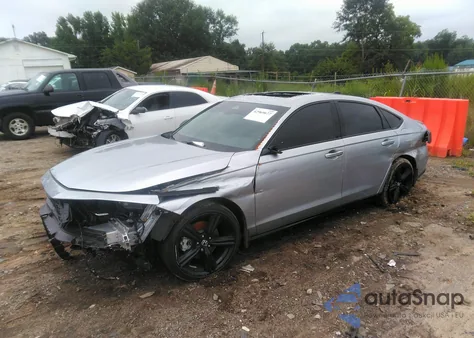 2024 Honda Accord Hybrid Sport-L z USA, uszkodzony, nr VIN 1HGCY2F73RA076150